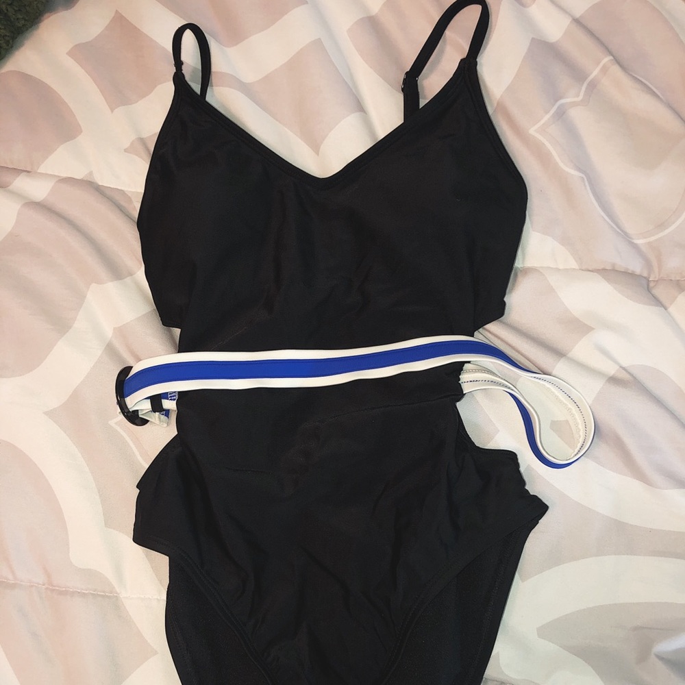 Bathing suit!! - Picture 5 of 5